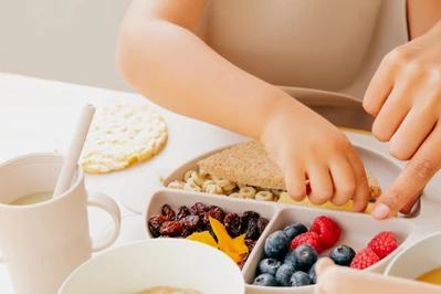Jak i kiedy uczyć dziecko jeść sztućcami
