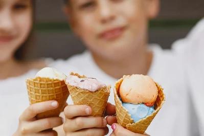 Lato sprzyja trudnym plamom — pozbądź się ich skutecznie z produktami marki Ariel 