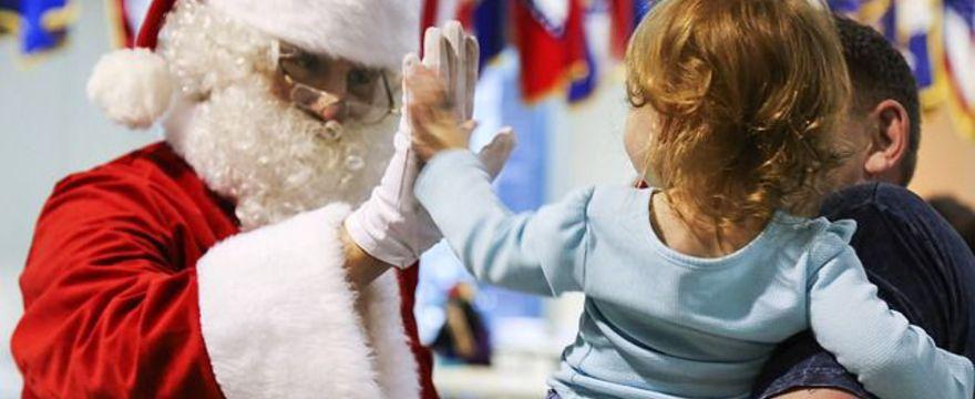 Czy Święty Mikołaj istnieje - jak rozmawiać z dziećmi?