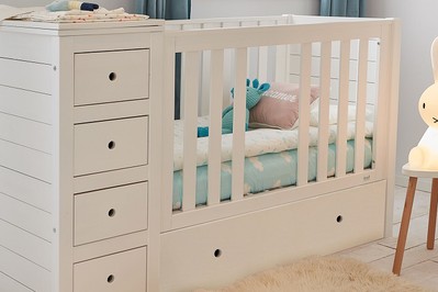Jakie powinno być łóżeczko dla niemowlaka?