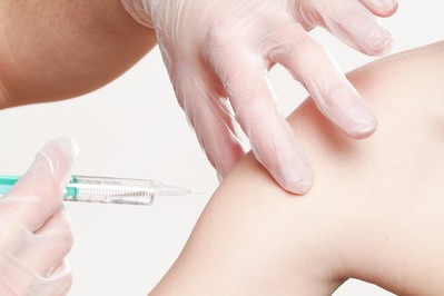 Obrzęk po szczepieniu u dziecka – co robić?