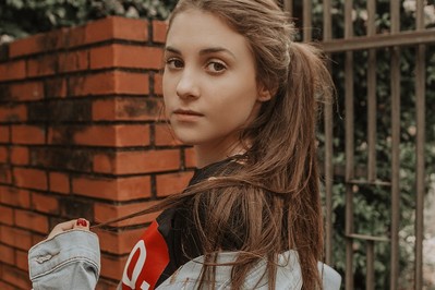 Dane ALARMUJĄ: polskie nastolatki oceniają siebie NAJGORZEJ! Raport HBSC 2020