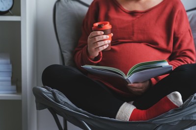 Czytanie książek w ciąży - pomysł na miłe spędzanie czasu