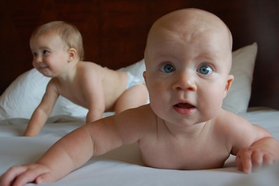 Noworodek a niemowlę – czym się różnią?