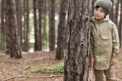 Ratownicy znaleźli w lesie zagubione dziecko: nikt go nie szukał!