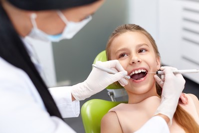Jak i dlaczego musimy dbać o zęby mleczne dzieci?