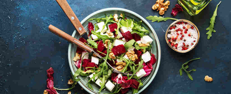 Wiosna na talerzu: zdrowe i smaczne pomysły na sałatki