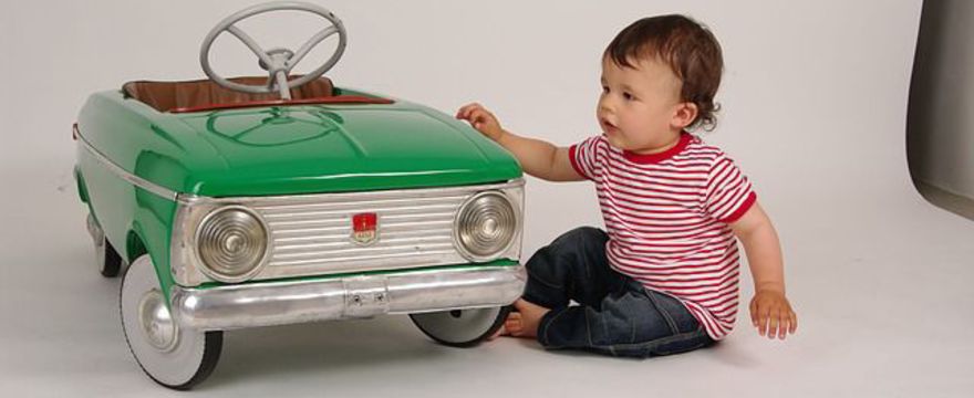 Dziecko a upał: jak zapobiegać przegrzaniu dziecka w samochodzie? SPRAWDŹ!