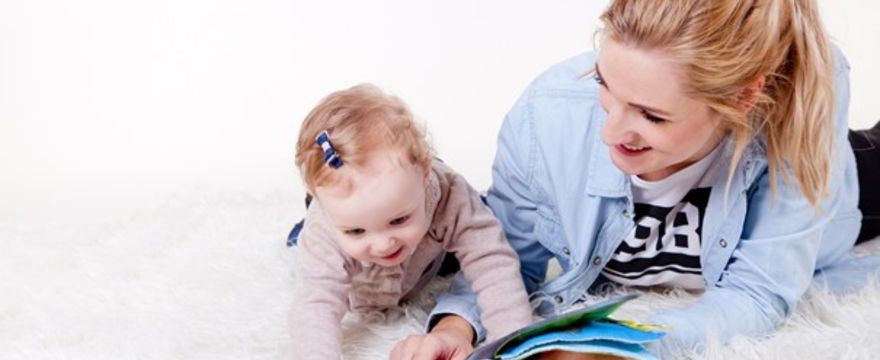 Rozwój niemowląt i małych dzieci – ważne etapy rozwoju i kamienie milowe