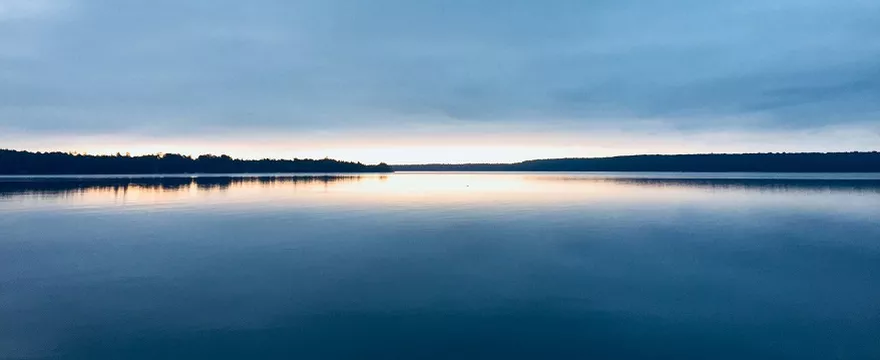 11-latka zmarła na plaży. Pojechała z rodzicami nad jezioro