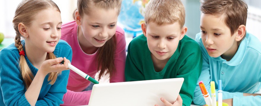 Dzieci w sieci – na co zwracać uwagę? WYWIAD