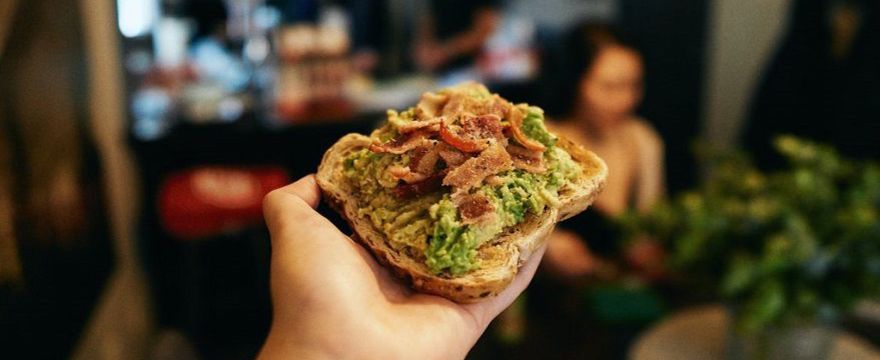 Pasty na tosty BEZ awokado: 2 przepisy na wegetariańskie pasty do kanapek dla dzieci i dorosłych 