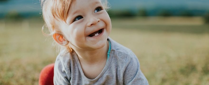 Ząbkowanie i ślinotok: wysuszona skóra na buzi dziecka. Jak o nią dbać?