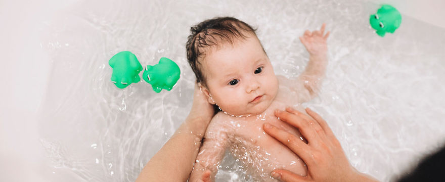 Jak zrobić krochmal do kąpieli niemowlęcia? PRZEPIS
