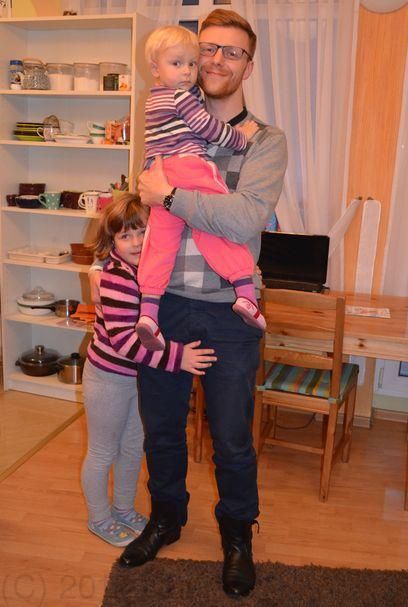 Mój synuś Michał z moimi wnuczkami. 